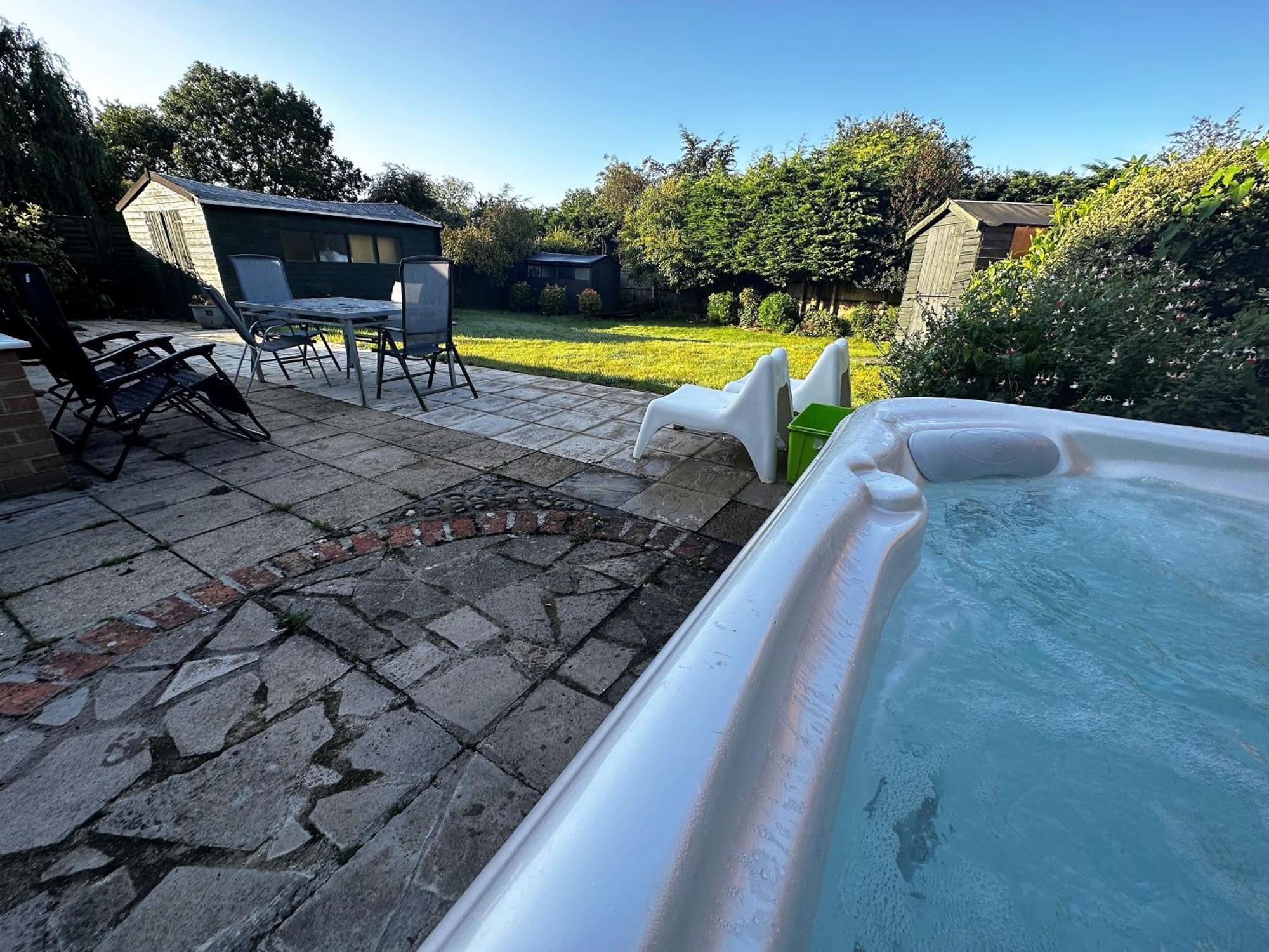 Kennedy Villa - 5 Bedroom House With Hot Tub, Wifi, Free Parkings, Close To Bicester Village Εξωτερικό φωτογραφία