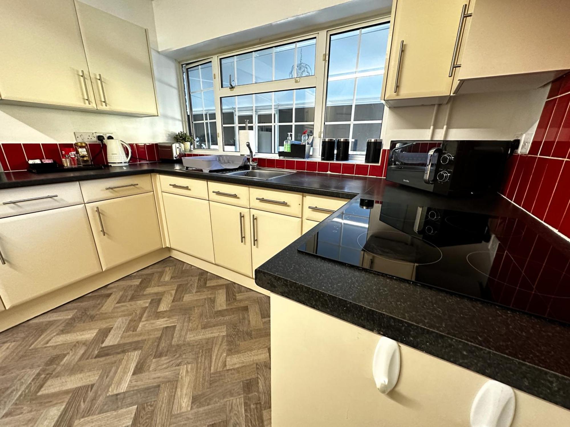 Kennedy Villa - 5 Bedroom House With Hot Tub, Wifi, Free Parkings, Close To Bicester Village Εξωτερικό φωτογραφία