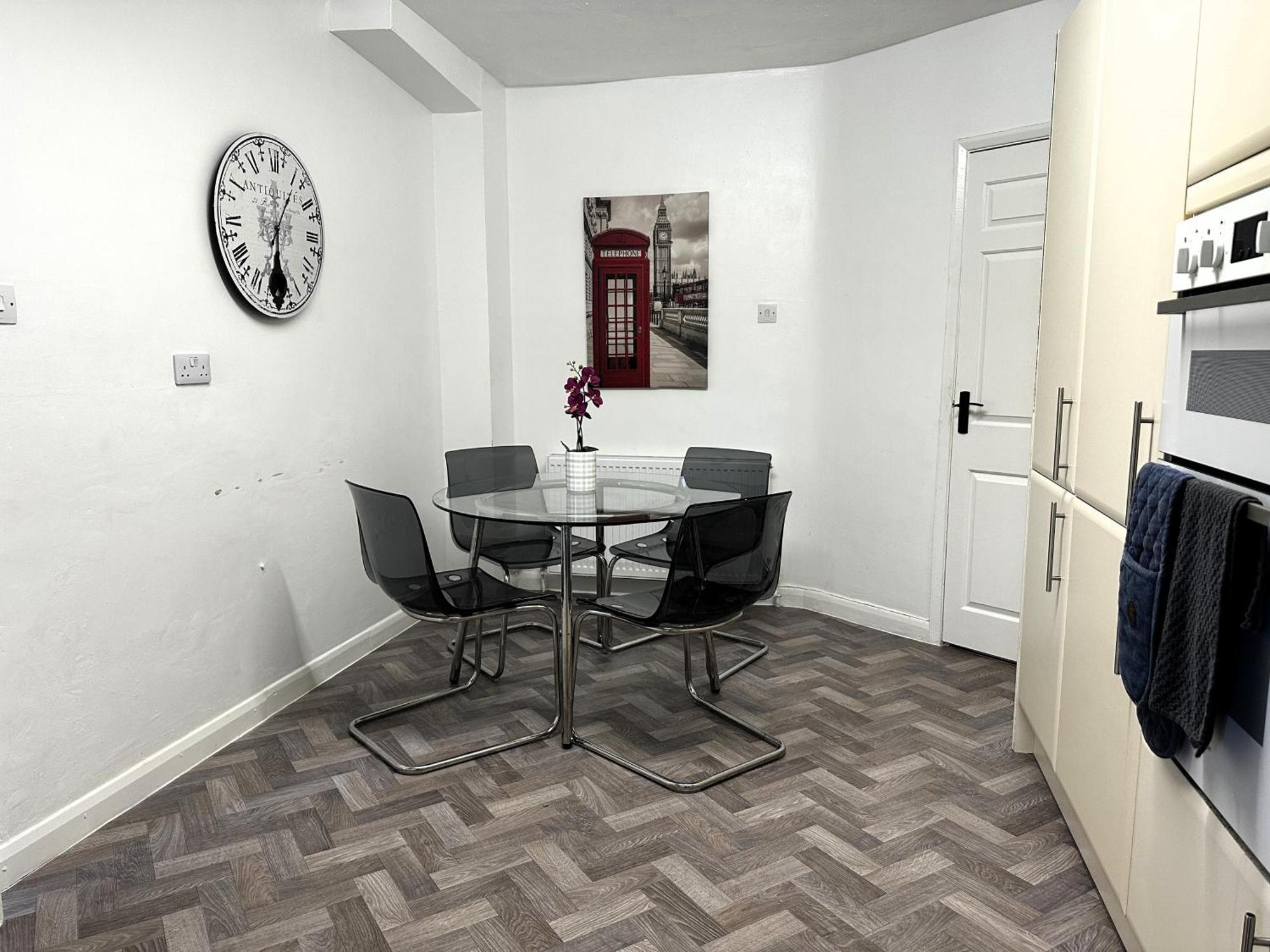 Kennedy Villa - 5 Bedroom House With Hot Tub, Wifi, Free Parkings, Close To Bicester Village Εξωτερικό φωτογραφία