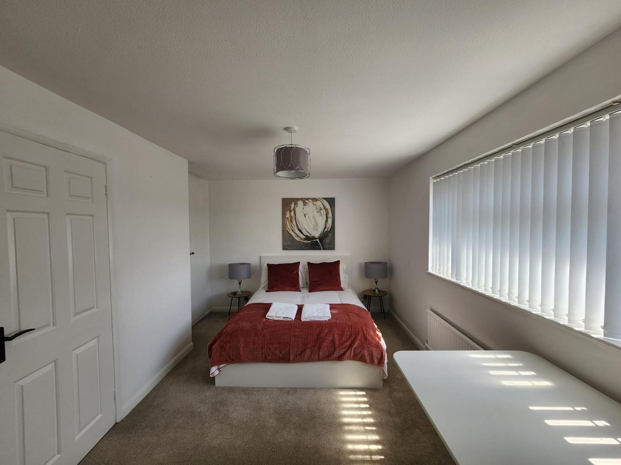Kennedy Villa - 5 Bedroom House With Hot Tub, Wifi, Free Parkings, Close To Bicester Village Εξωτερικό φωτογραφία