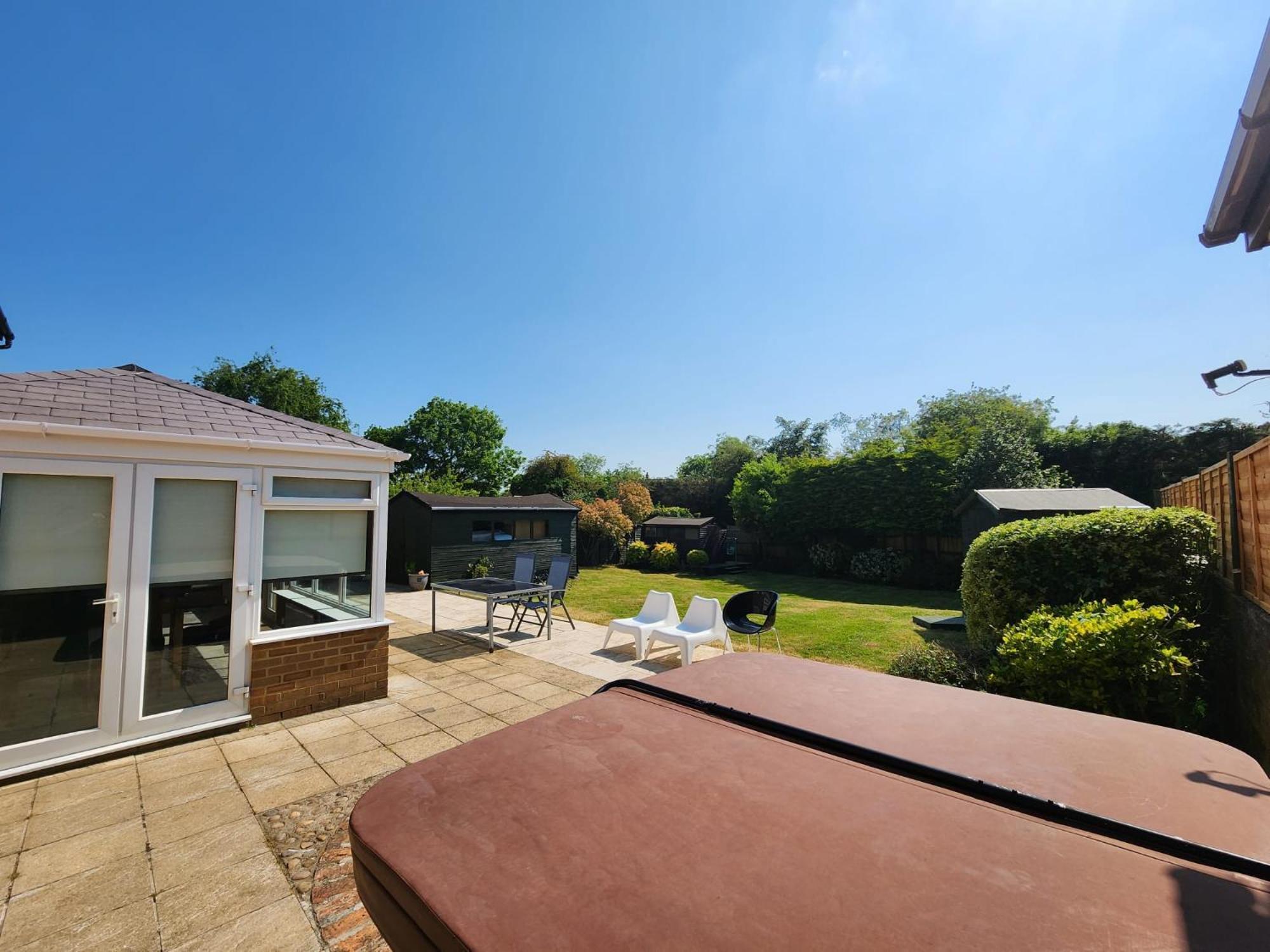 Kennedy Villa - 5 Bedroom House With Hot Tub, Wifi, Free Parkings, Close To Bicester Village Εξωτερικό φωτογραφία