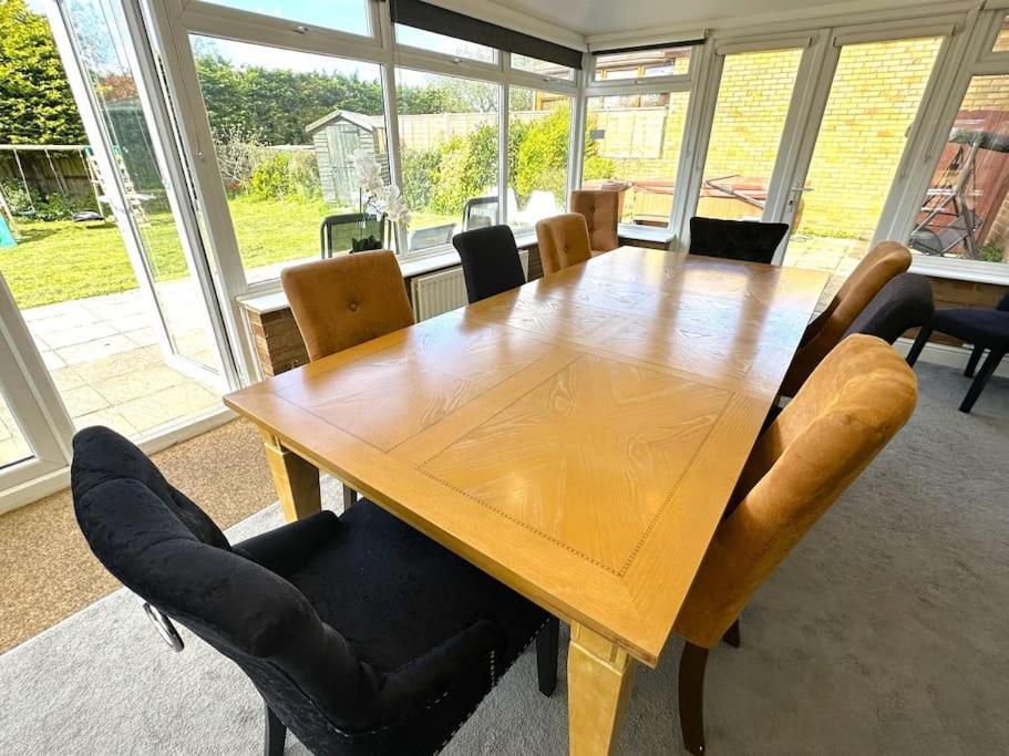 Kennedy Villa - 5 Bedroom House With Hot Tub, Wifi, Free Parkings, Close To Bicester Village Εξωτερικό φωτογραφία